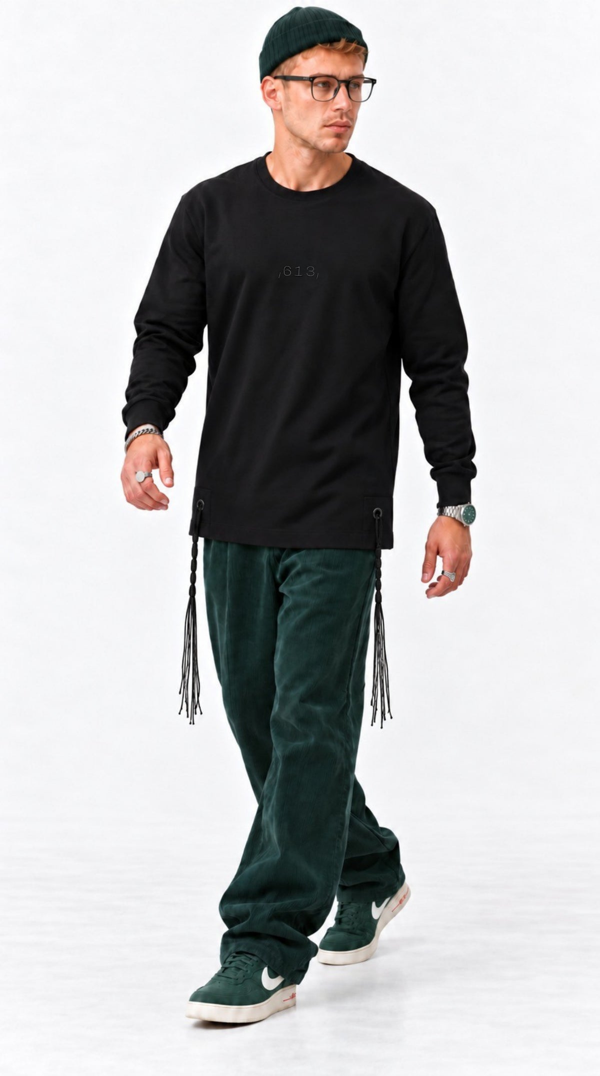 Blessing Circle של 613, חולצת ציצית שחורה עם שרוול ארוך, צילום בתנועה